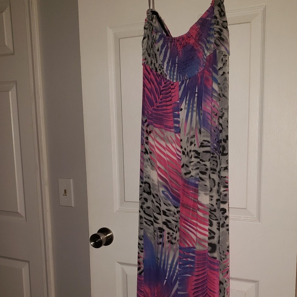 Dress - Picture 2 of 3